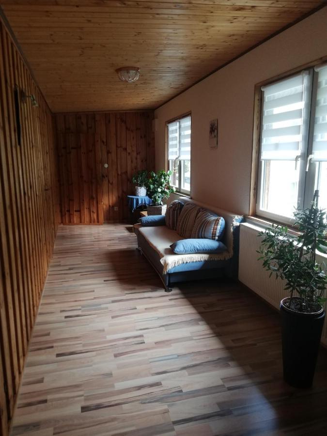 Fewo An Der Klosterruine Paulinzella Mit Kostenfreien Parkplatz Und Wlan Exterior foto